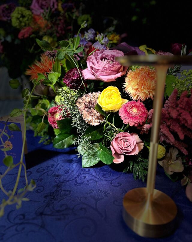 ✈︎✈︎✈︎

空港の雰囲気に合わせたテーブル照明「TURN」

#スカイウエディング羽田
#skyweddinghaneda
#hanedasky
#turn #ambientic
#飛行機ウエディング
#hanedaairport #羽田空港
#結婚式 #wedding #weddingdresses
#飛行機好きな人と繋がりたい
#2023夏婚 #2023年秋婚
#2023年冬婚